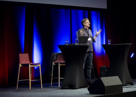 Dan Josefson foreleser