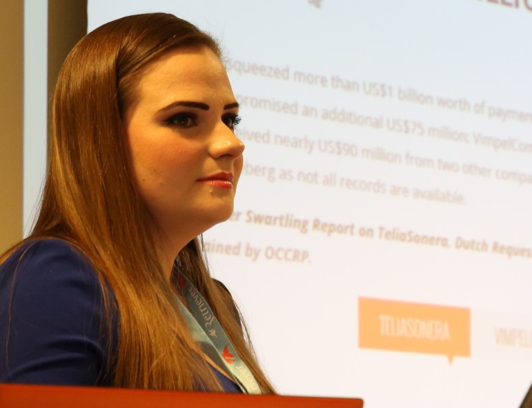 - Hos meg får alle de som jobber lære hvordan å kjefte på folk, sier Miranda Patrucic.